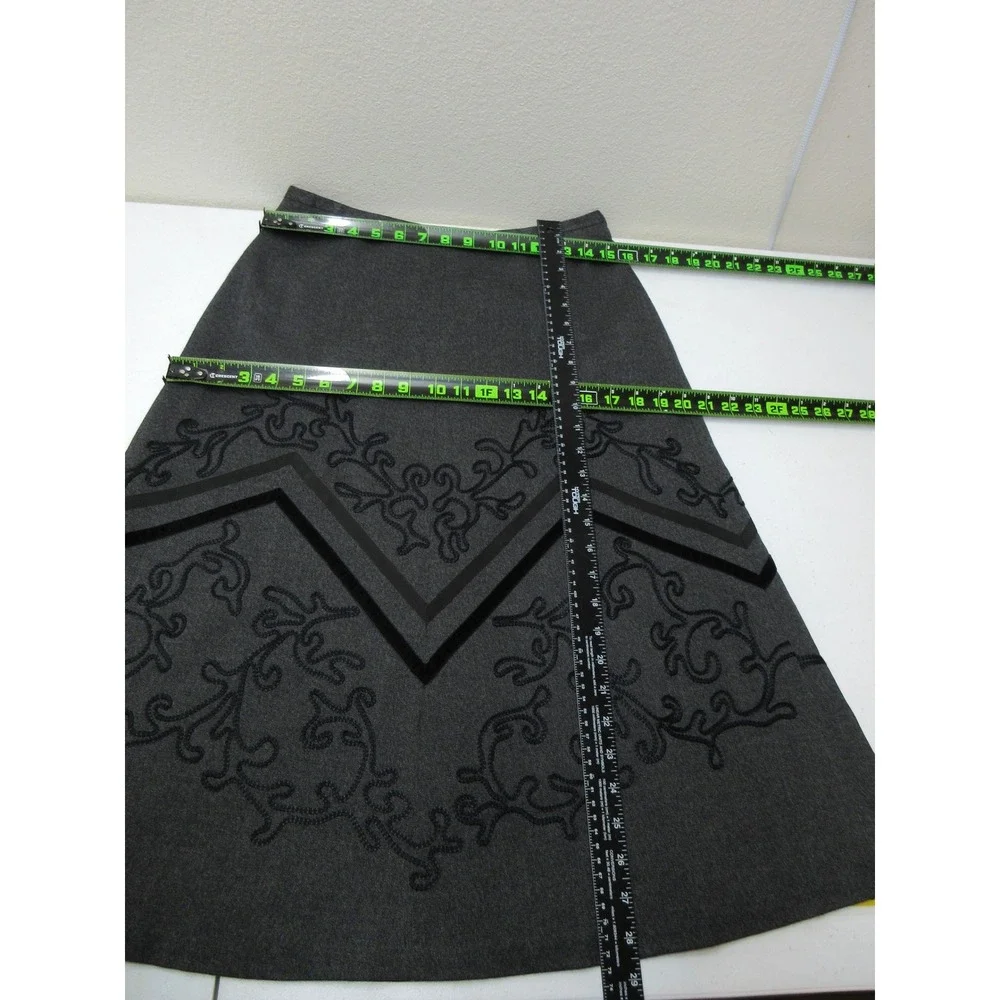 Ann Taylor LOFT Skirt Womens Size 0 Wool Blend Embroidered Velvet Trim Office